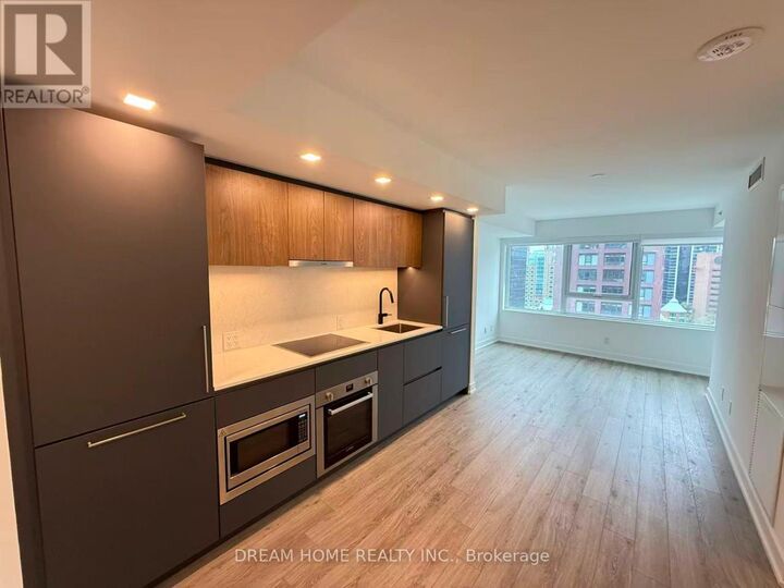 Property Photo: 609 Sherbourne Street 1403 ON M4X 0A4