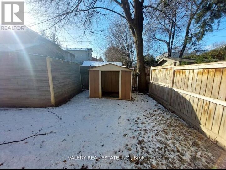 Property Photo:  130 Glengarry Avenue  ON M5M 1E2 