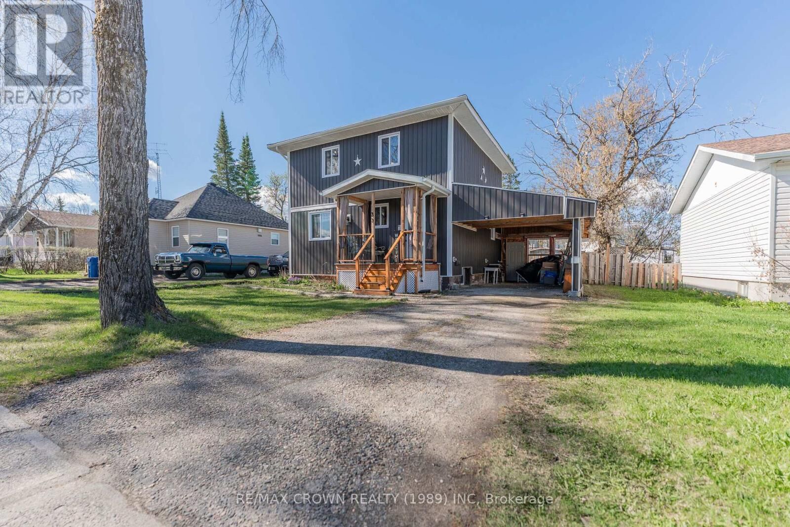 Property Photo:  33 Dominion Avenue  ON P5N 1N9 