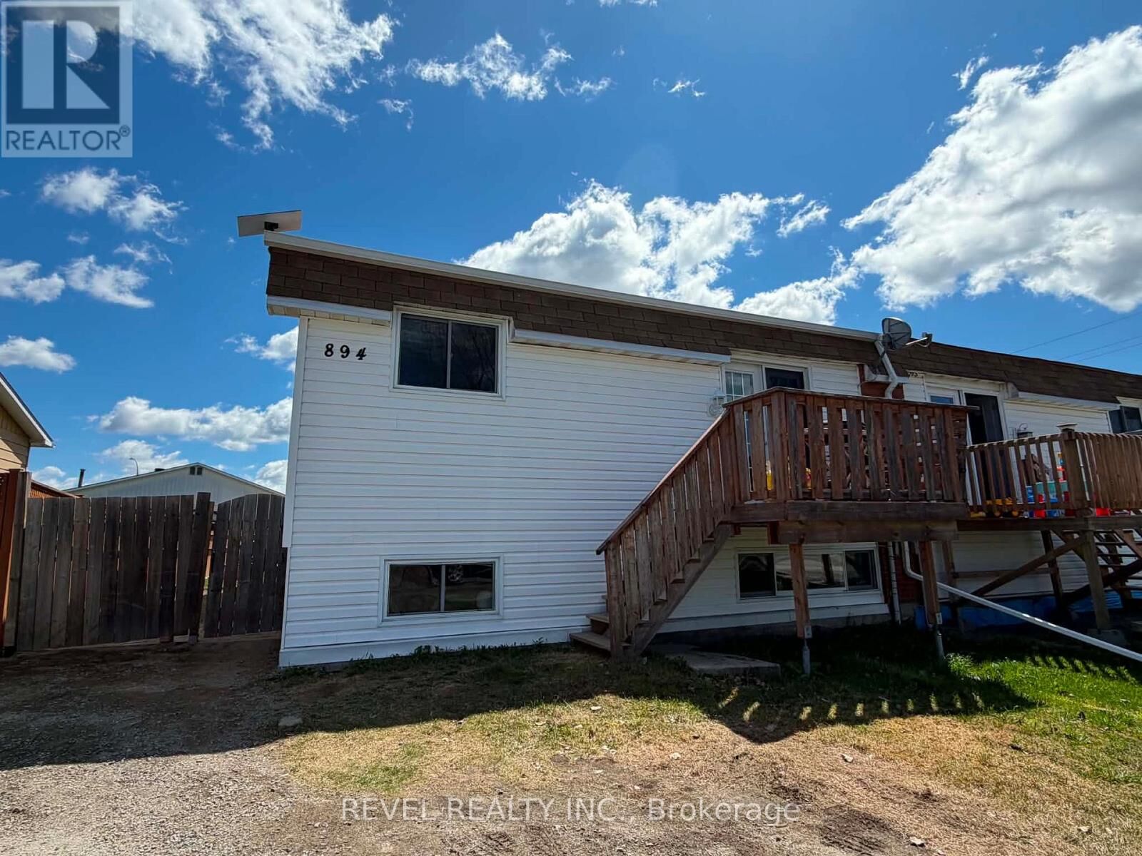 Property Photo:  894 Suzanne Street  ON P4P 1A9 
