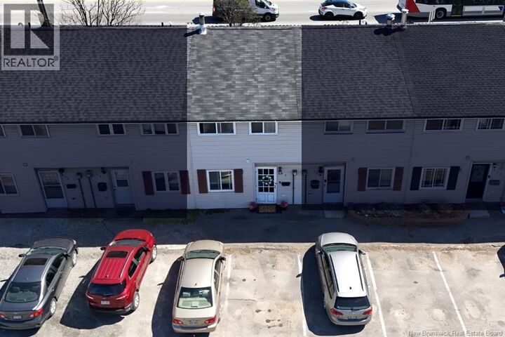 Photo de la propriété:  406 Highmeadow Drive  NB E2J 3V1 