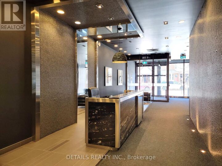 Property Photo: 224 Lyon Street North 812 ON K1R 5V9