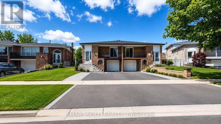 Property Photo:  243 Shawnee Circle  ON M2H 2Y3 
