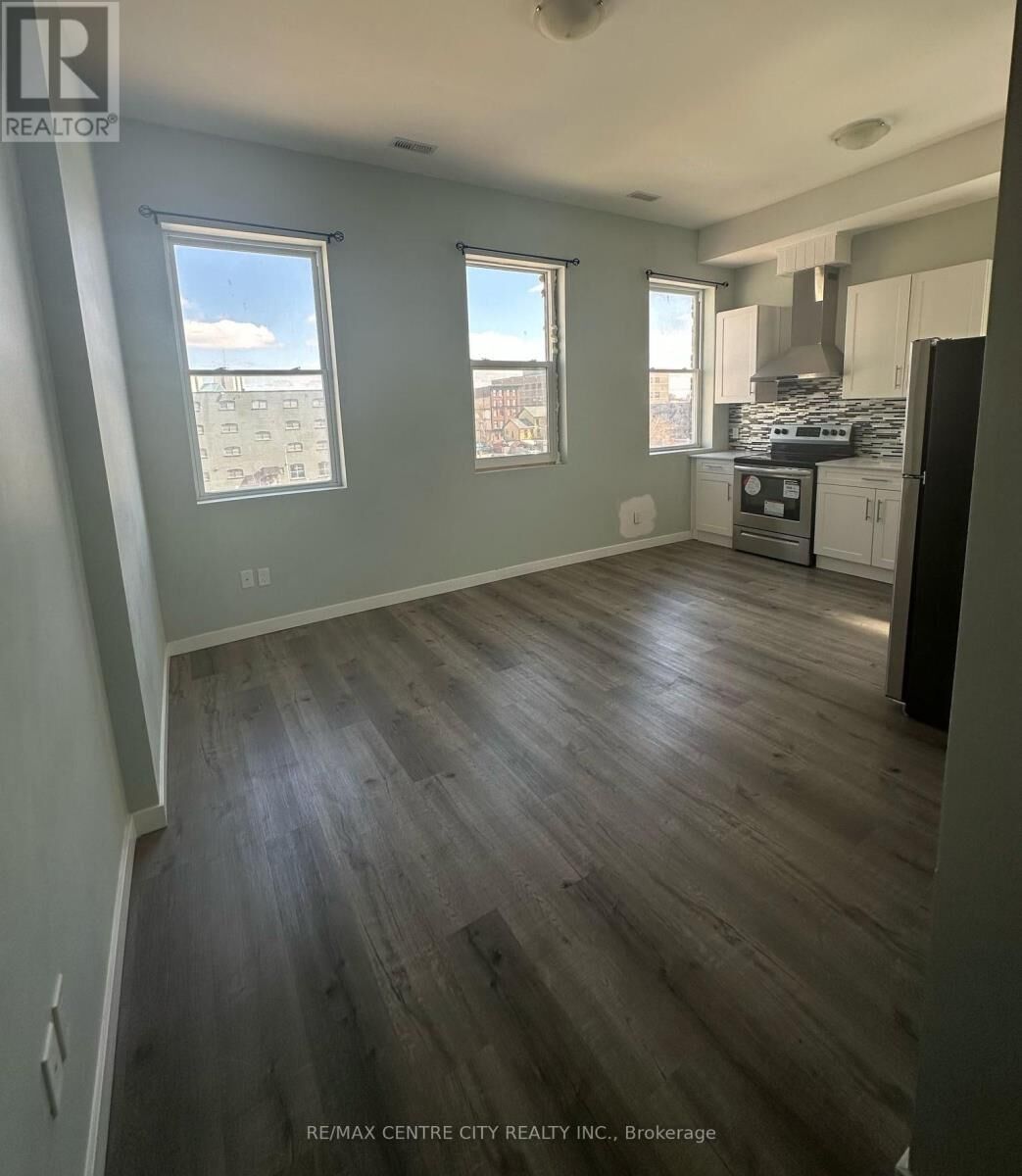Property Photo: 362 Richmond Street 8 ON N6A 3C3