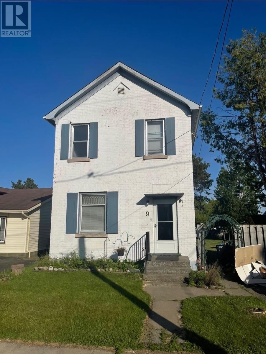 Property Photo:  9 Ruttan  ON P7A 5C4 
