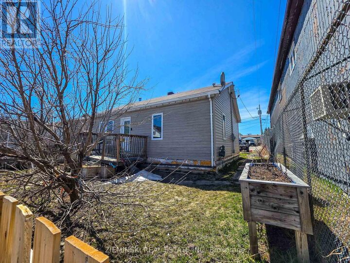 Property Photo:  553 D'Iberville Avenue  ON P0K 1G0 