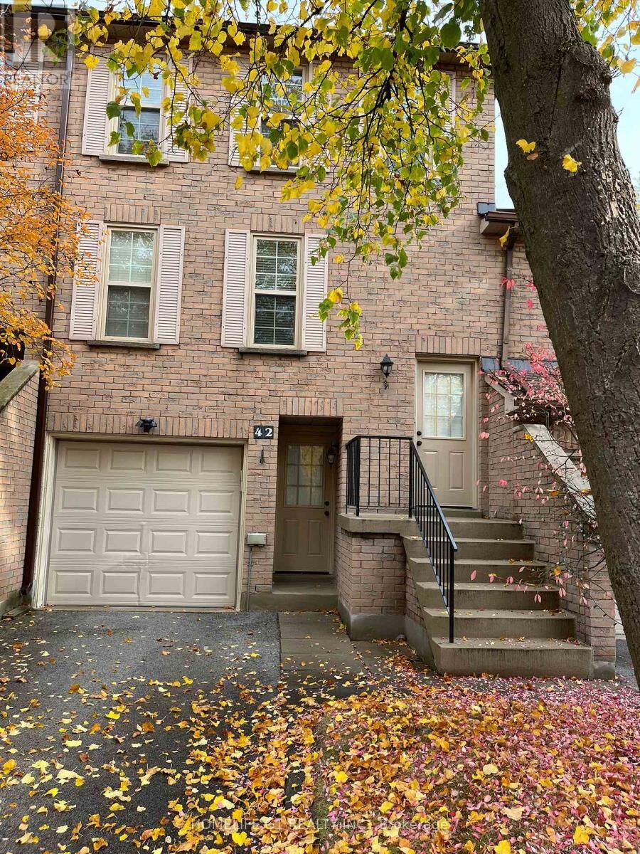 Property Photo:  2272 Mowat Avenue 42  ON L6H 5L8 