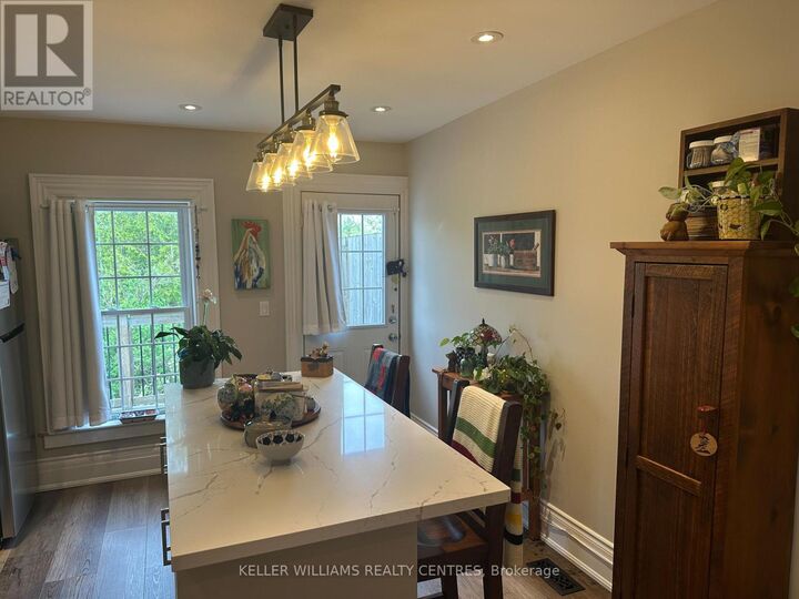 Property Photo: 173 B Prospect Street ON L3Y 3T7