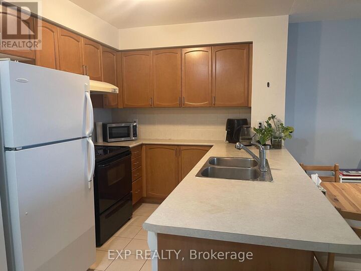 Property Photo:  50 Brian Harrison Way 2810  ON M1P 5J4 