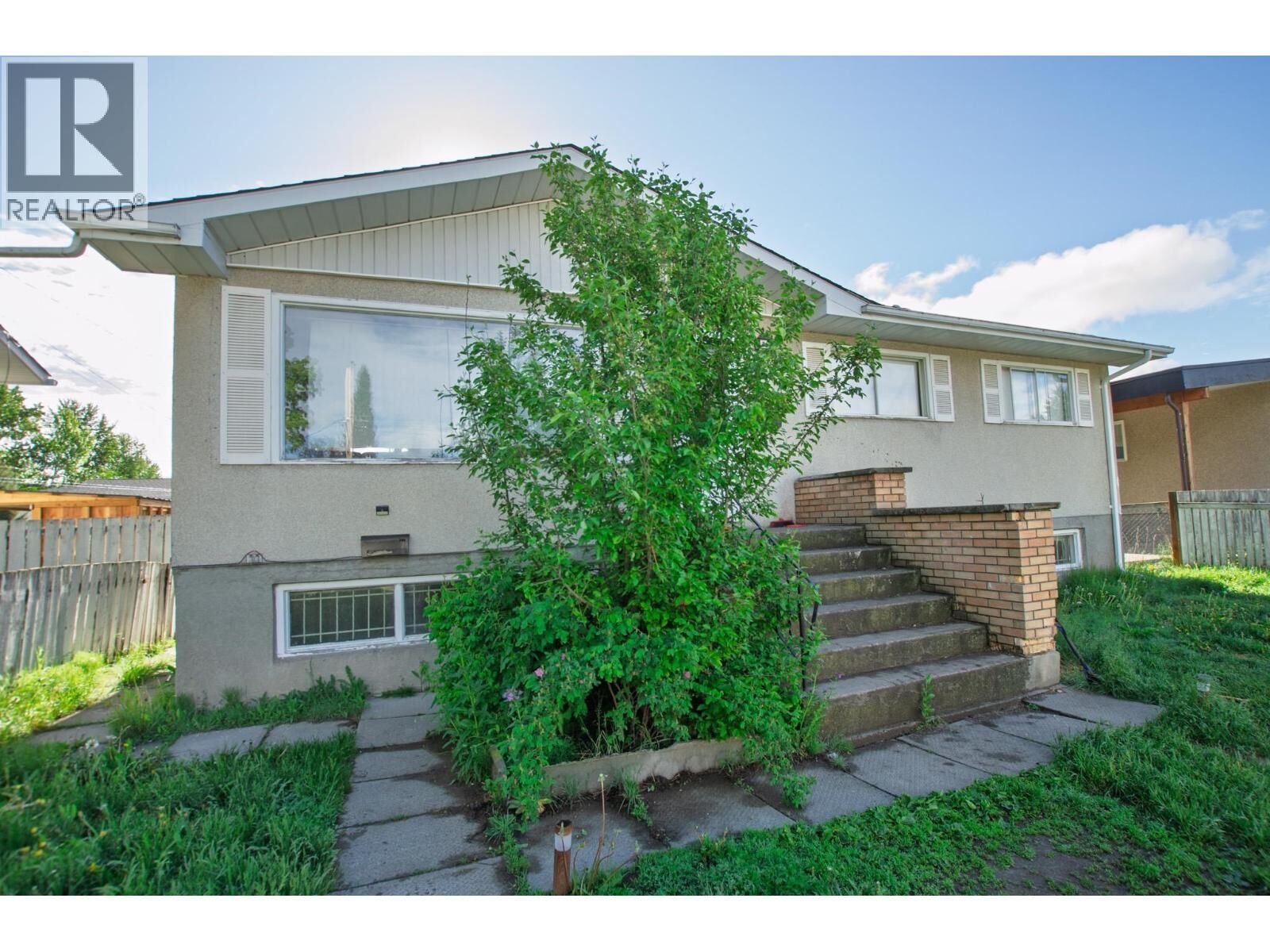 Property Photo:  2110 Oak Street  BC V2L 1V7 