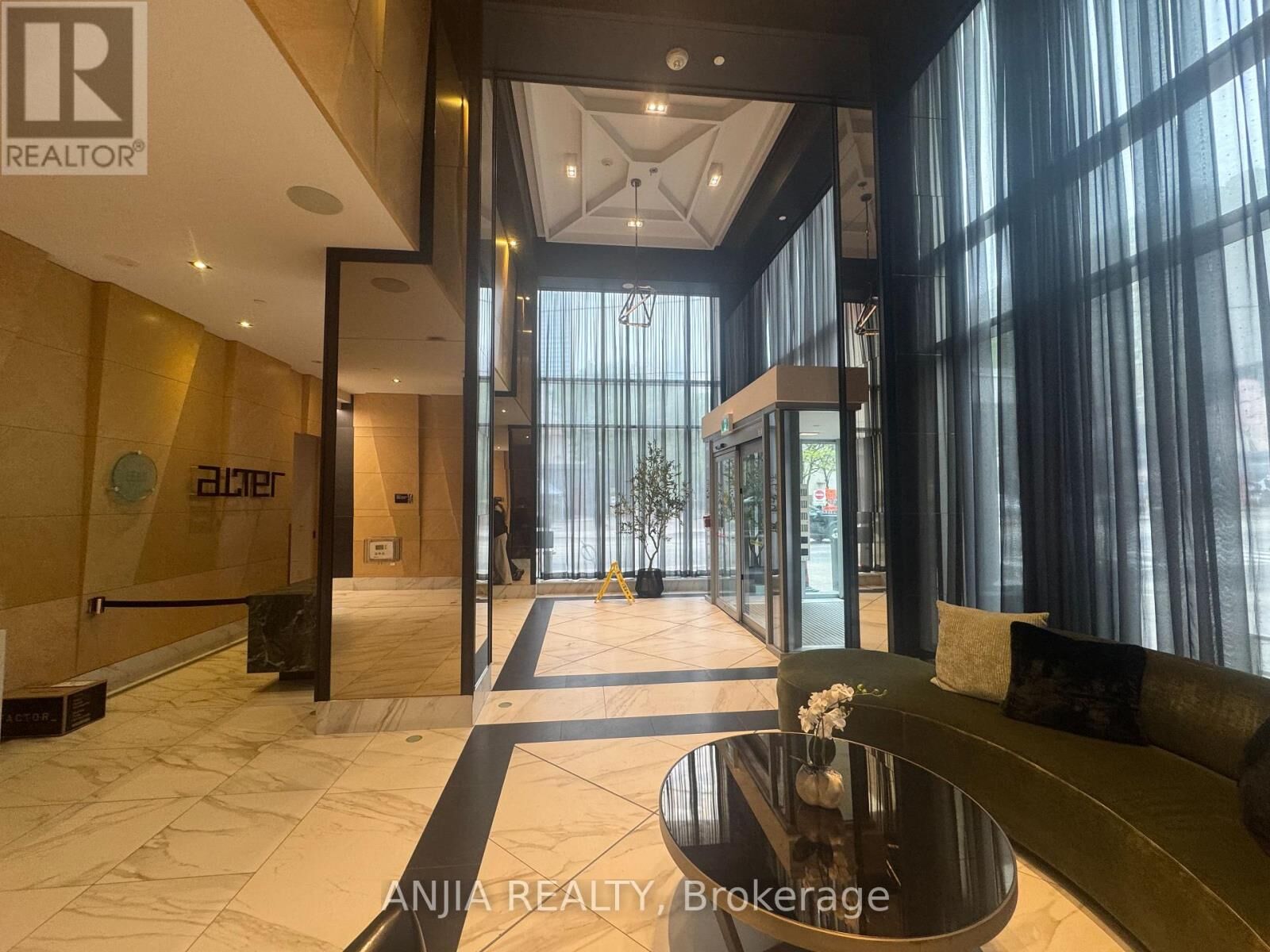 Property Photo: 89 McGill Street 2006 ON M5B 1H5