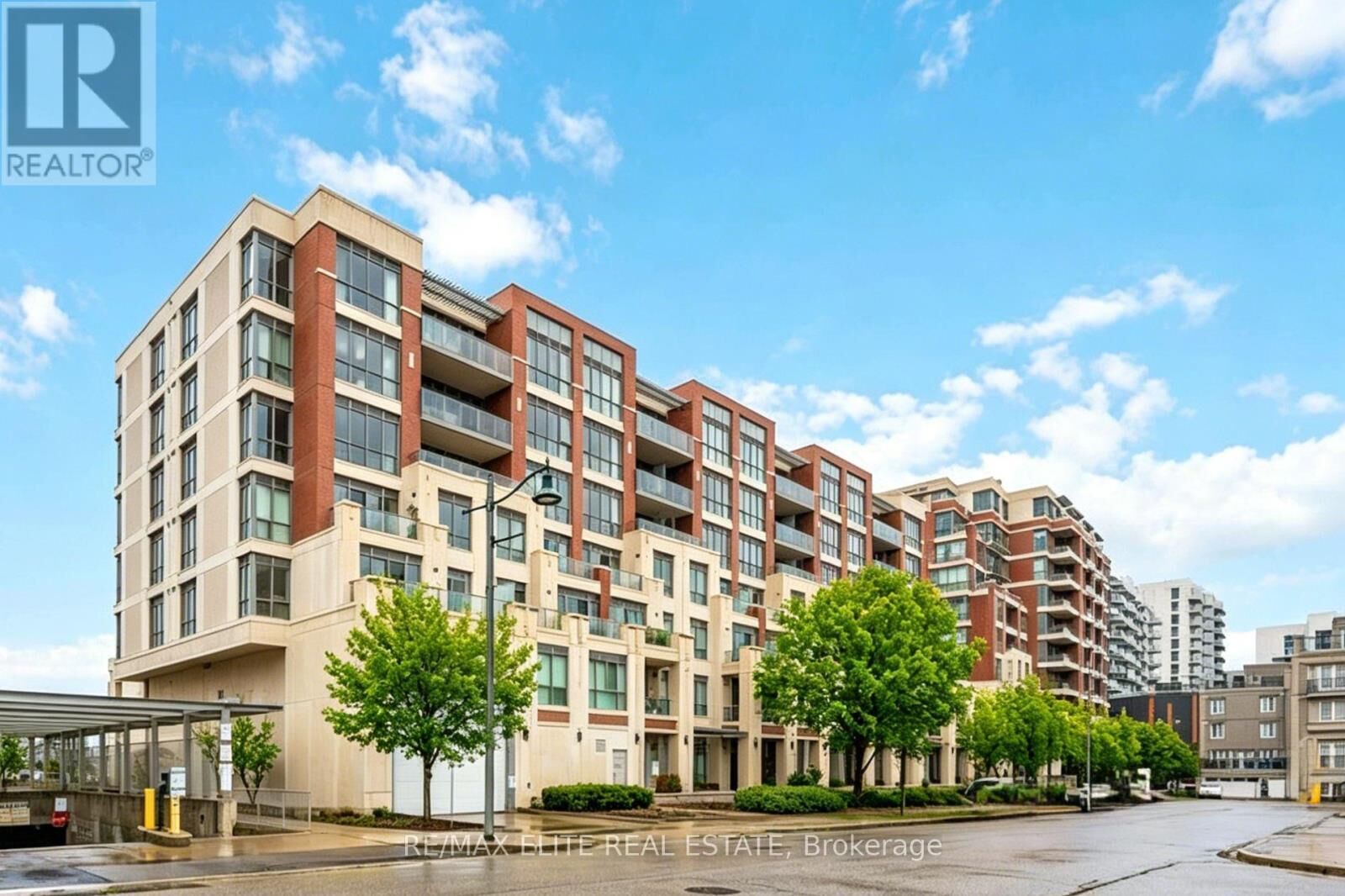 Property Photo:  1 Upper Duke Crescent 201  ON L6G 0B6 