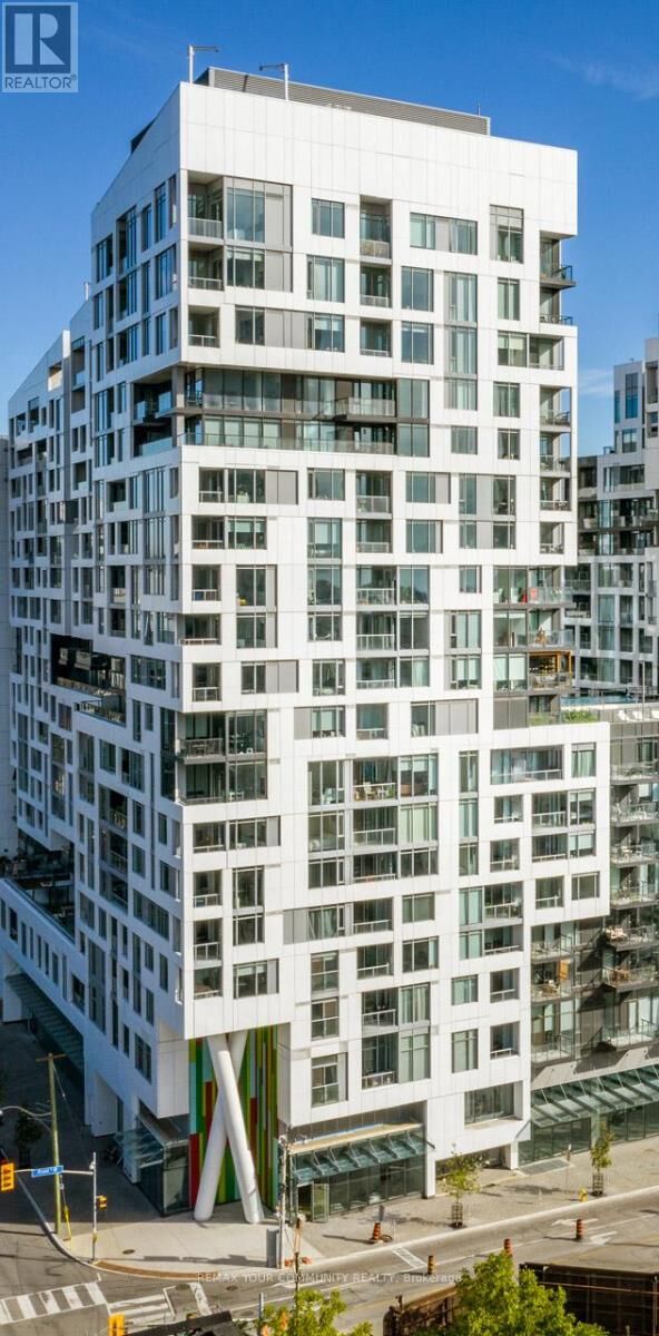 Property Photo:  27 Bathurst Street 1105W  ON M5V 2P1 