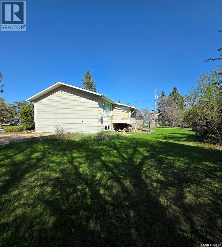 Property Photo:  1308 98th Street  SK S0E 1T0 