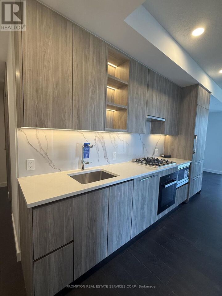 Property Photo:  68 Esther Shiner Boulevard 2105  ON M2K 0J6 