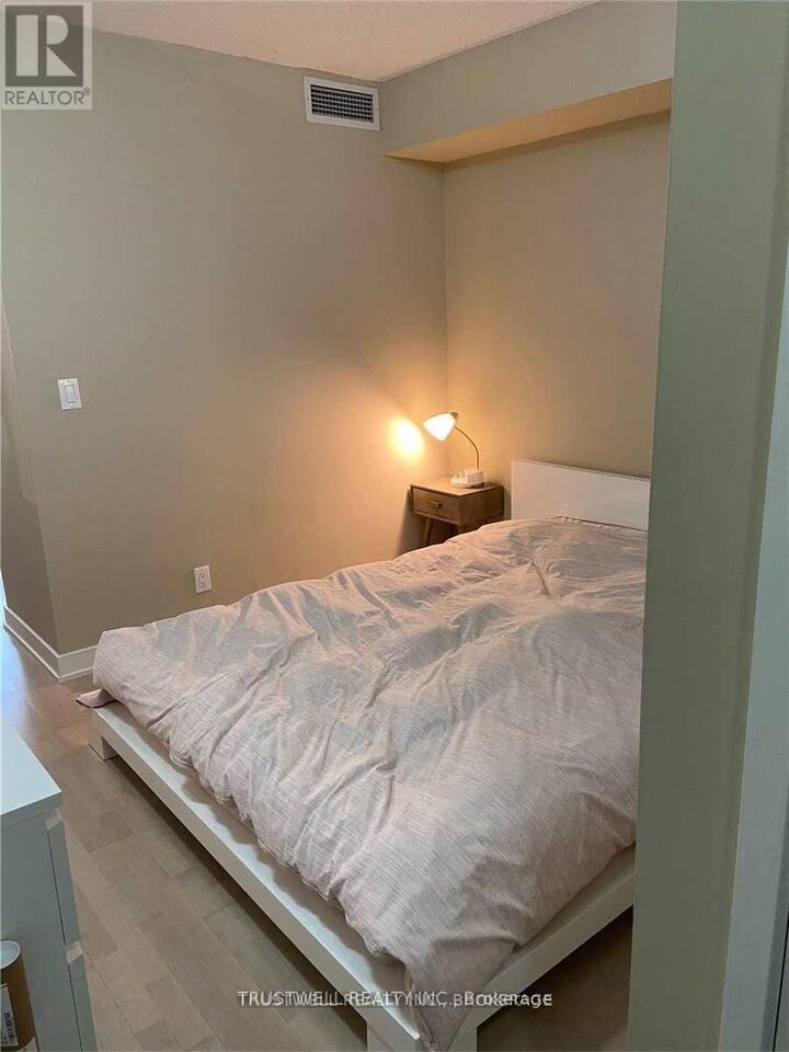 Property Photo: 21 Nelson Street 519 ON M5V 1T8