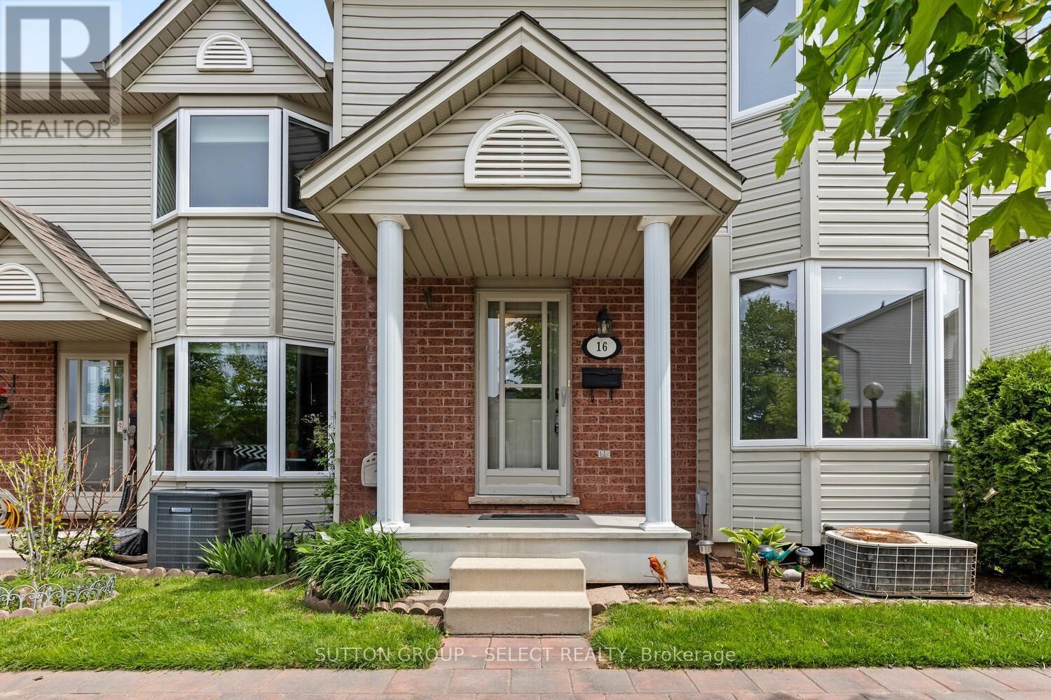 Property Photo:  20 Kernohan Parkway 16  ON N6J 4Y3 