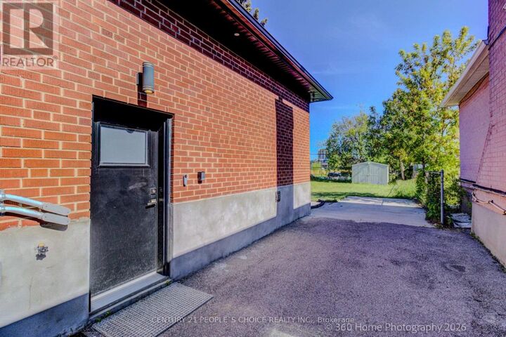 Property Photo: 37 Bentworth Avenue Lower ON M6A 1P1