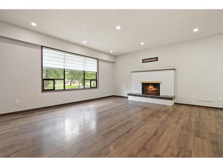 Property Photo: 260 Robertson Crescent BC V0X 1L4
