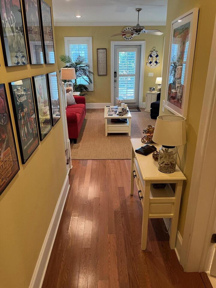 Property Photo: 123 Cottage Court FL 32413