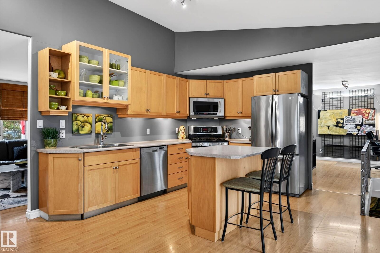 Property Photo:  10611 152 Street NW  AB T5P 1Z1 