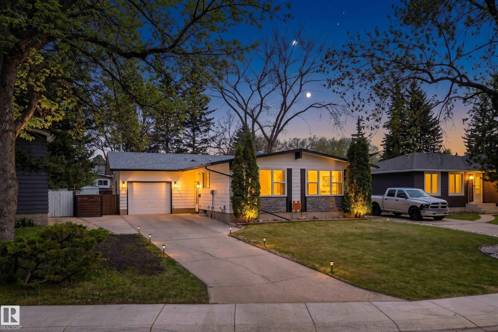 Property Photo:  1017 McDermid Drive  AB T8A 1B7 