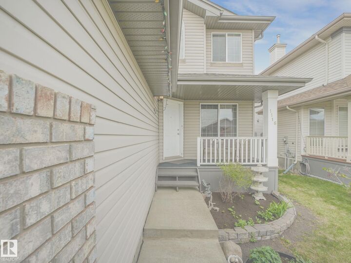 Property Photo: 1116 Lincoln Crescent NW AB T6R 3B2