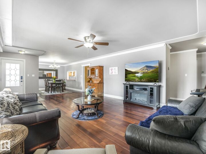 Property Photo:  5406 46 Avenue  AB T9A 0H7 