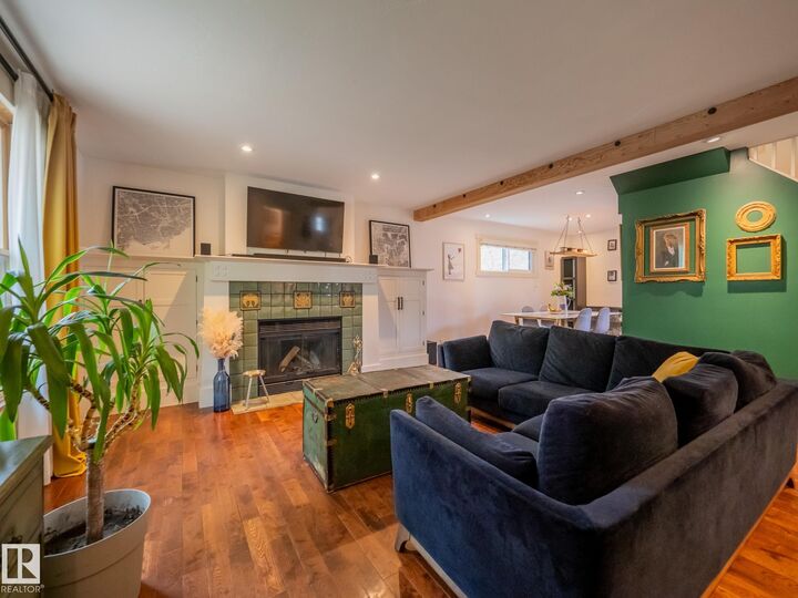 Property Photo:  11314 68 Street NW  AB T5B 1N7 