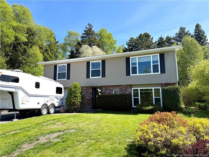 Property Photo:  16 Majestic Drive  NB E5K 2V8 