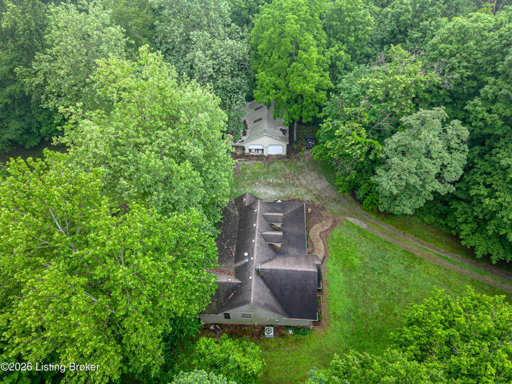 Property Photo: 8129 Bagdad Rd KY 40003