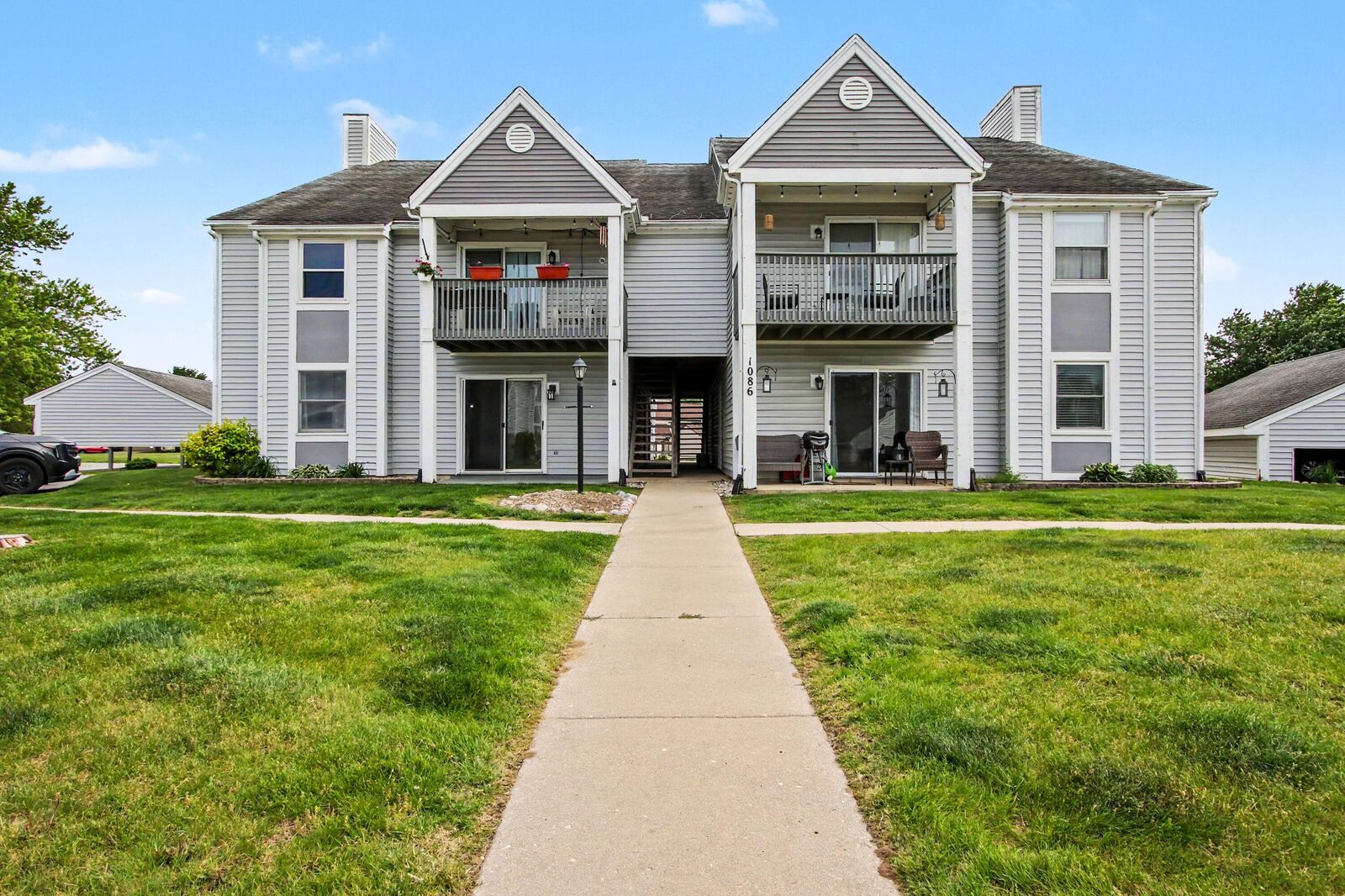 Property Photo: 1086 Millpond, Unit B Road IN 46385