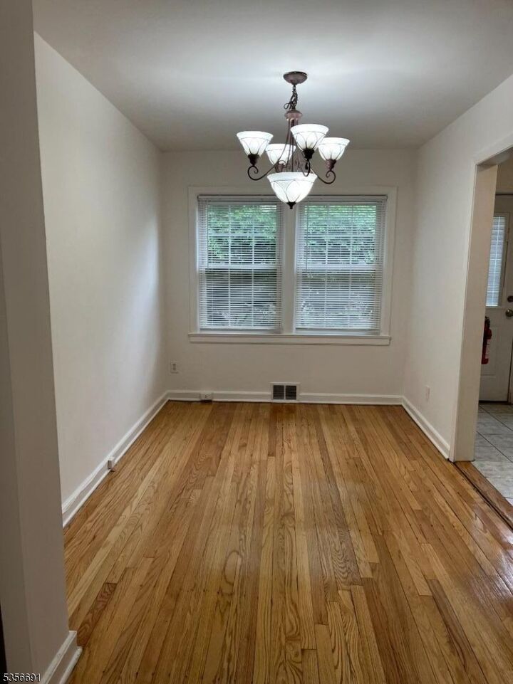 Property Photo:  212 S Orange Ave 4  NJ 07079 