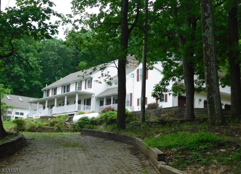 Property Photo:  4 Spring Hill Rd  NJ 08801 