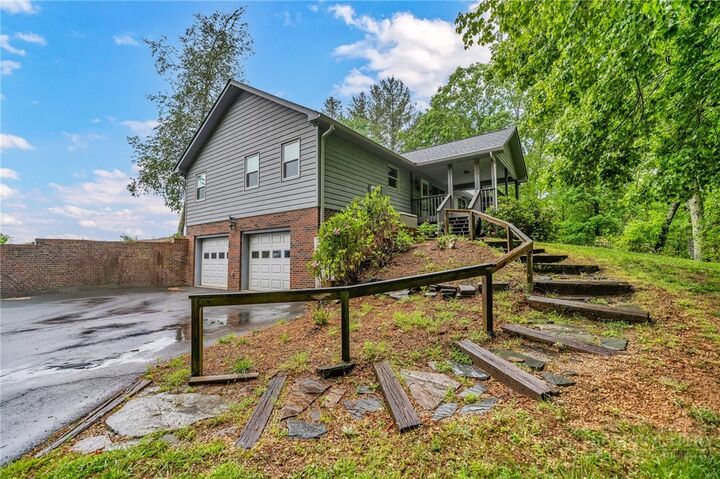 Property Photo:  1142 Hartzog Ford Road  NC 28694 