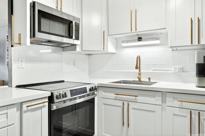 Property Photo:  95-2051 Waikalani Place E403  HI 96789 