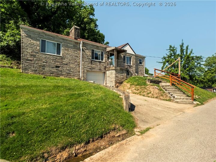 Property Photo:  2743 Daniels Avenue  WV 25303 
