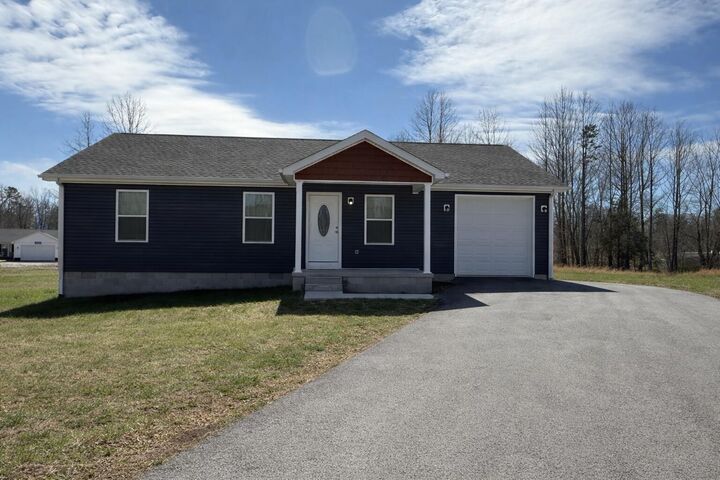 Property Photo: 859 Holly Grove Road KY 40701