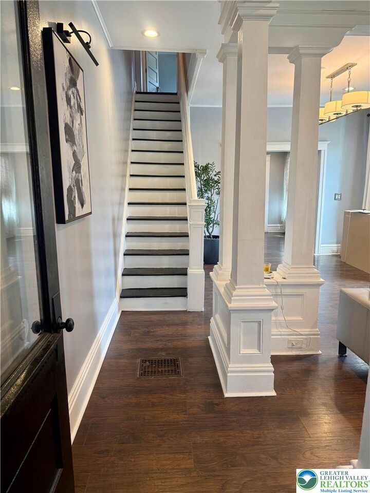 Property Photo:  802 Elm Street  PA 18018 