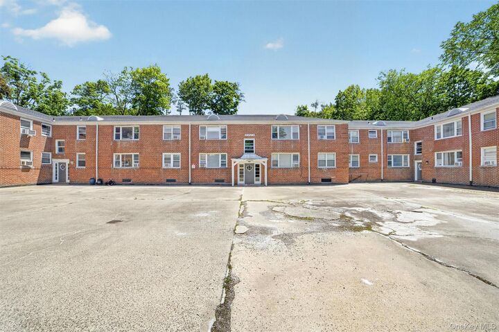 Property Photo:  205 W Post Road E-1-O  NY 10606 