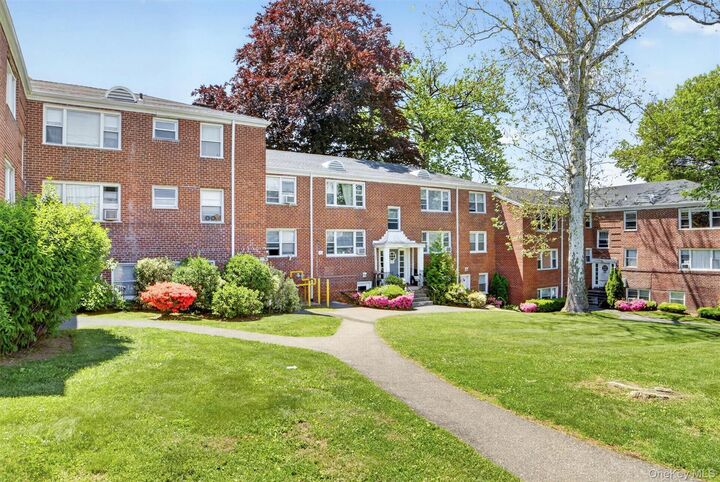 Property Photo:  205 W Post Road E-1-O  NY 10606 
