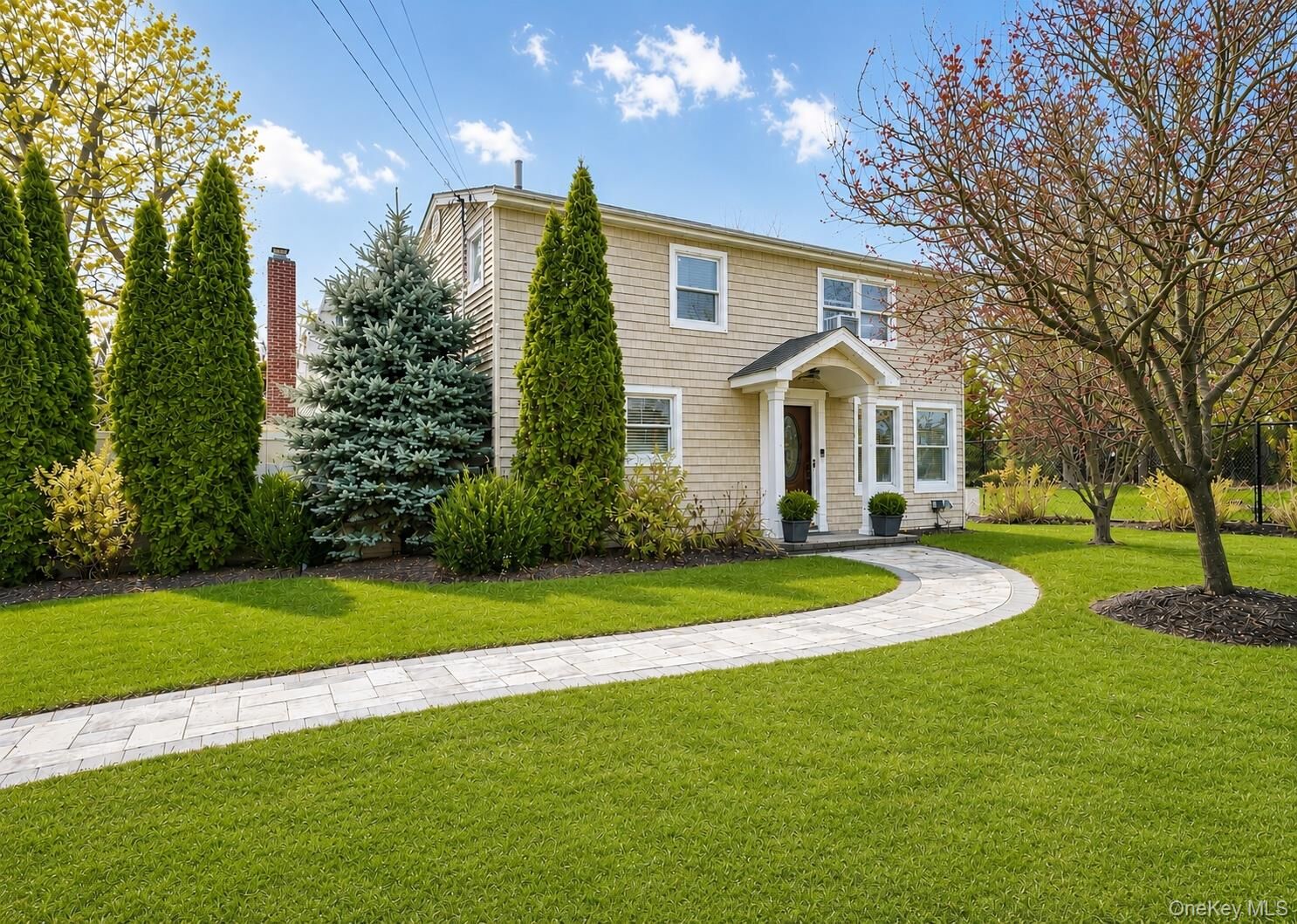 Property Photo:  427 Vanderbilt Boulevard  NY 11769 