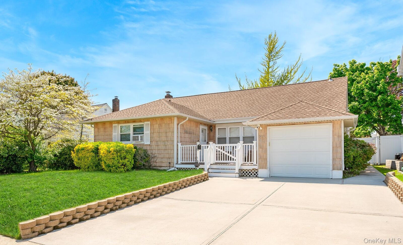 Property Photo:  505 Lariat Lane  NY 11714 