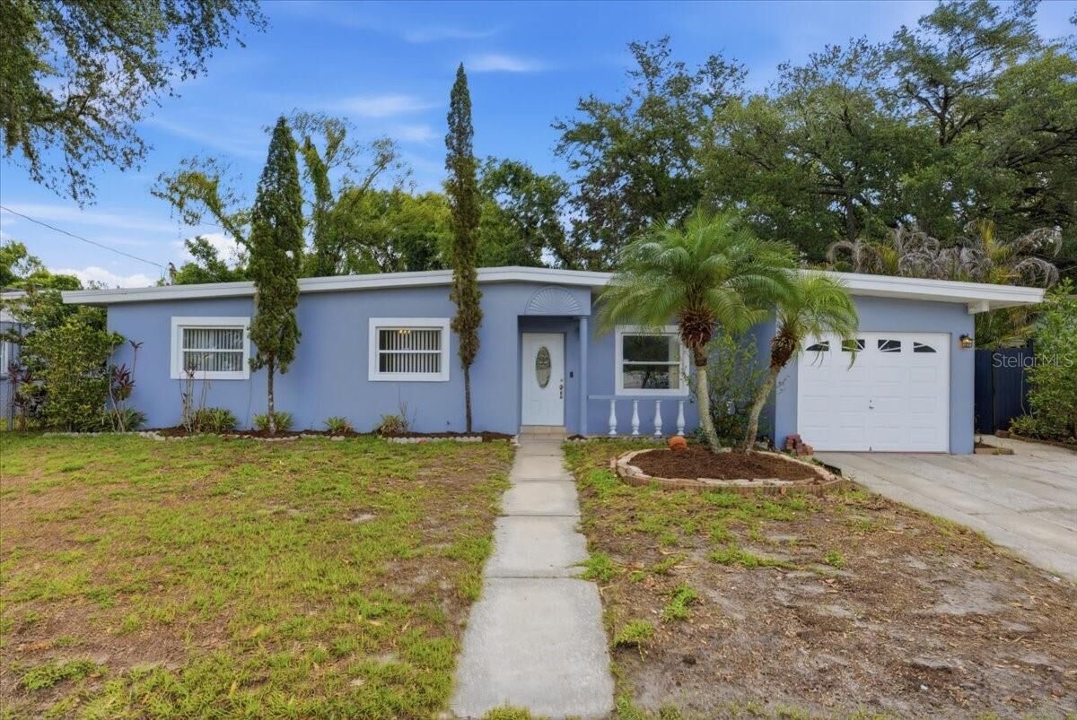 Property Photo: 15005 Monet Drive FL 33613