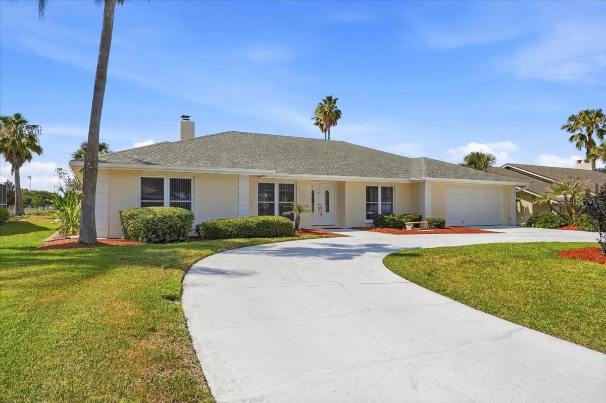 Property Photo: 4144 Staffordshire Drive FL 33809