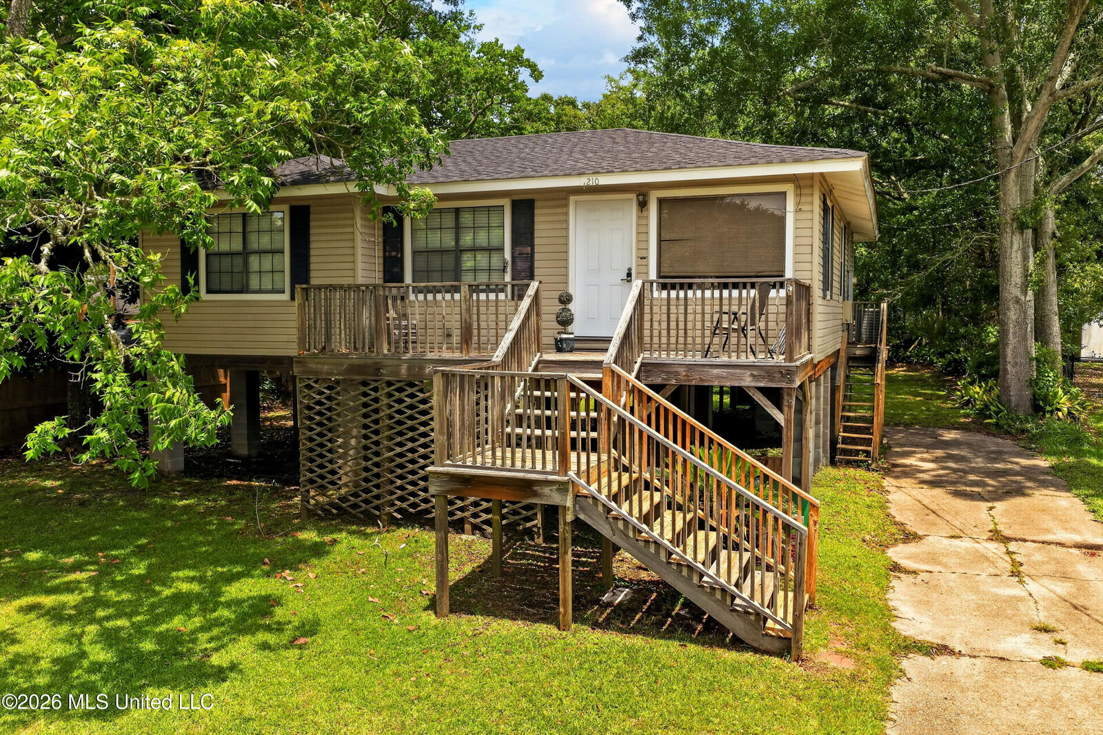 Property Photo:  1210 11th Street  MS 39567 