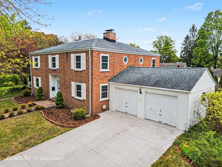 Property Photo: 605 S Kinney Avenue MI 48858