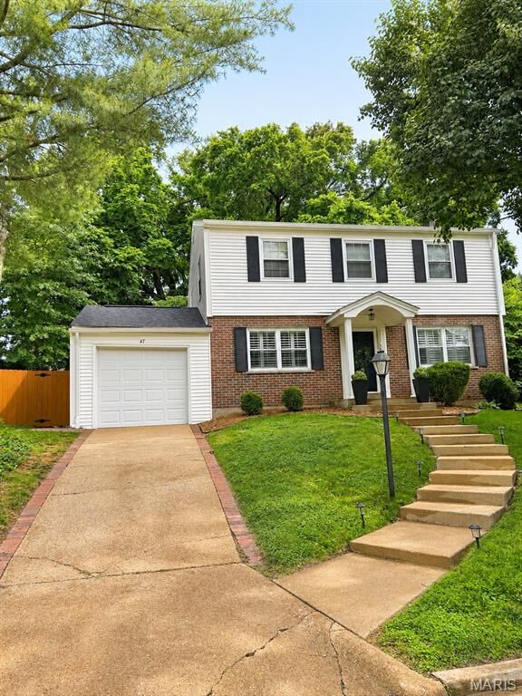 Property Photo:  47 E Glenwood Lane  MO 63122 