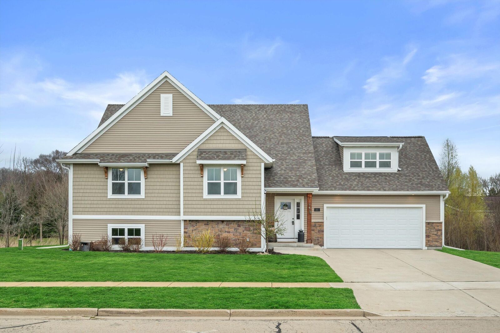 Property Photo: 261 Cardinal Dr WI 53178