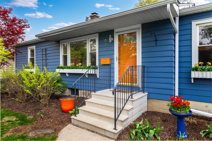Property Photo: 826 N Main Street IL 60563